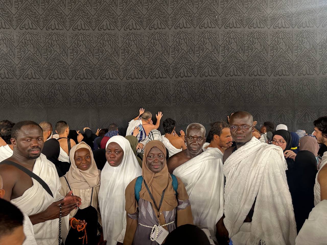 Pèlerins accompagnés par Fouta Voyages lors d'un temps d'échange